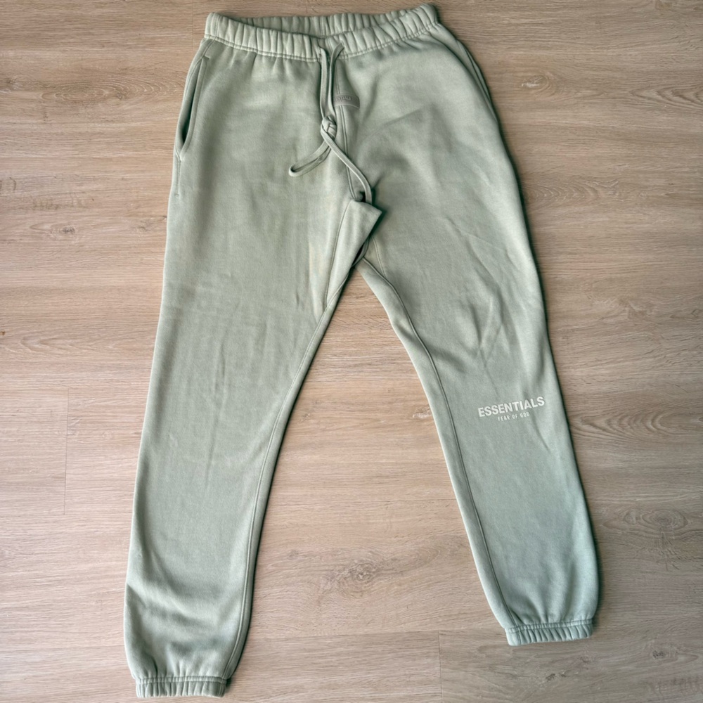 ❌SOLD❌ ESSENTIALS Fear of God "SEA FOAM" Men's Jogger Sweatpants size Small